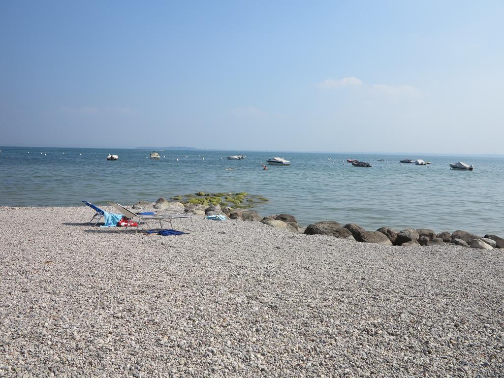 Campeggio Delle Rose Moniga del Garda Bagian luar foto
