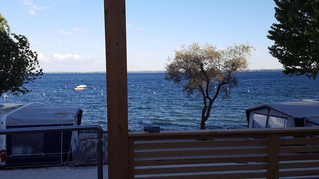 Campeggio Delle Rose Moniga del Garda Bagian luar foto